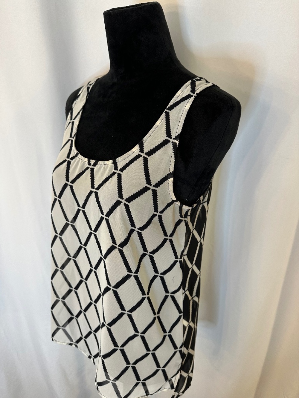Sis Sis Black & White Geometric Sleeveless Sheer Overlay Blouse Tank Top M